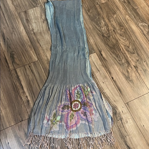 Vismaya Anthropolgie style Boho Crinkle Embroidered Fringe Scarf Wrap - Picture 3 of 6